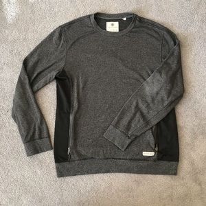 On The Byas Crew Neck Size Large